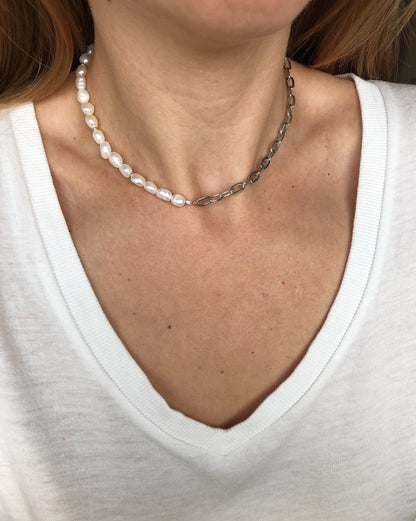 Half pearl half chain necklace