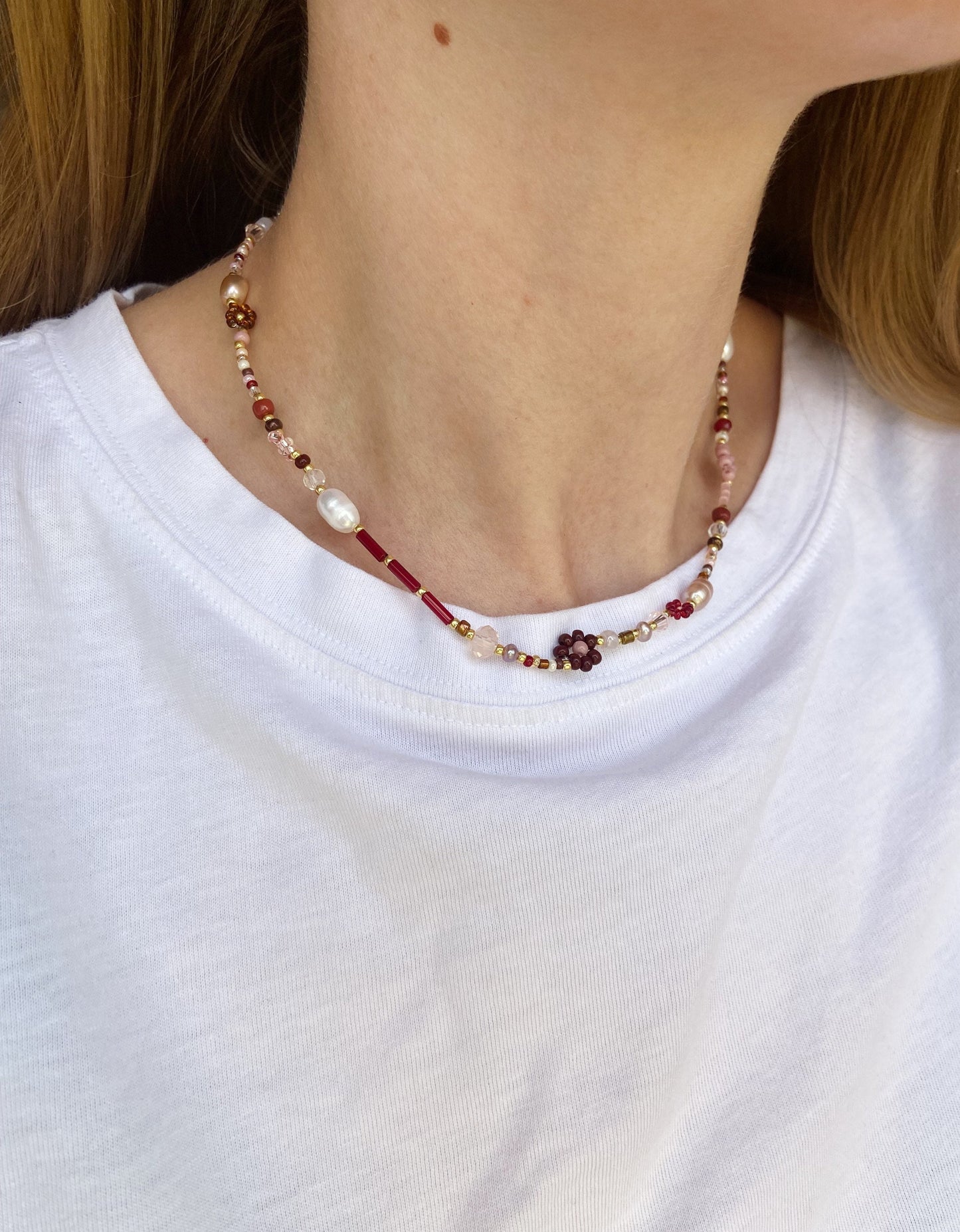 Beaded flower necklace in red and brown