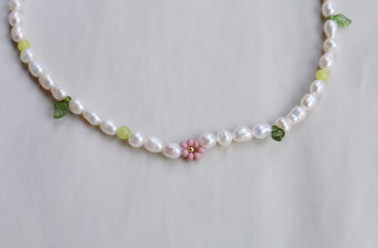 Daisy pearl necklace, flower necklace