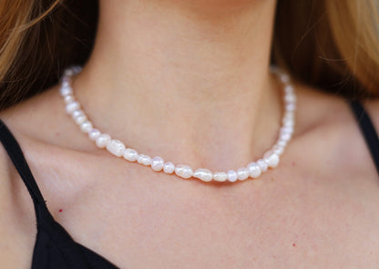 Pearl delicate classy necklace