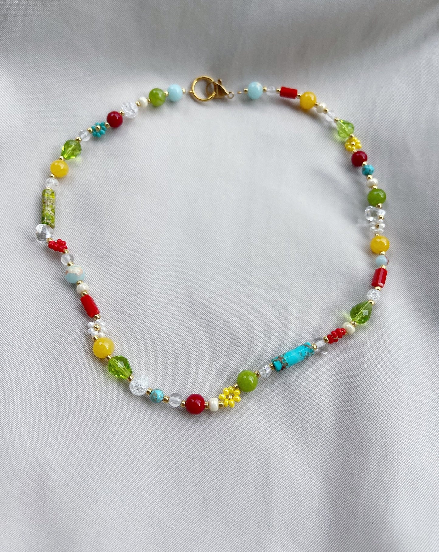 Beaded necklace, flower necklace, daisy necklace,  summer necklace, colorful necklace