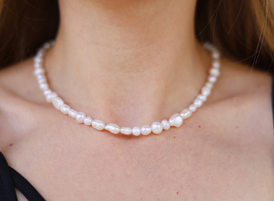 Pearl delicate classy necklace