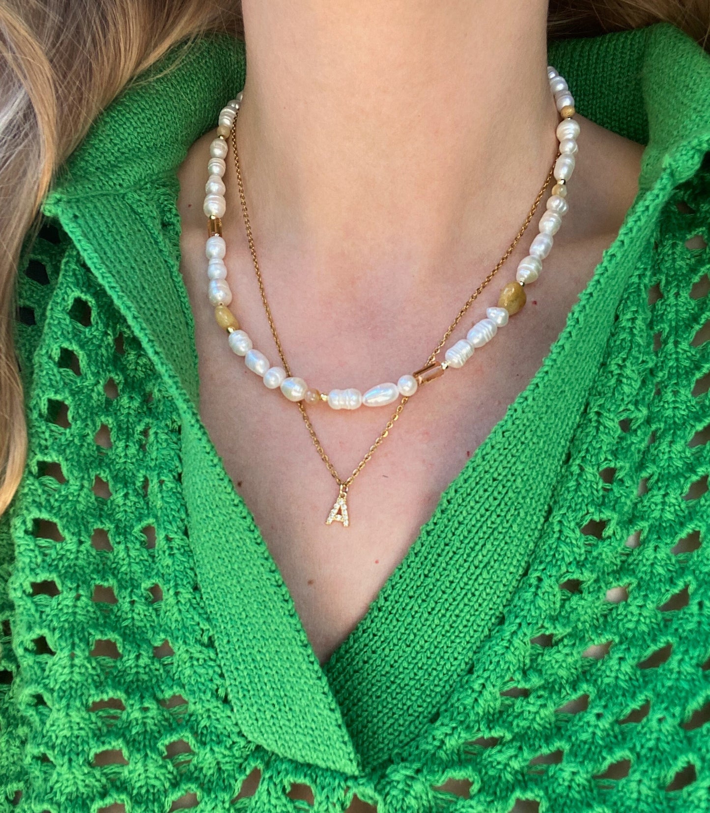 Pearl choker with  jade hearts and beads