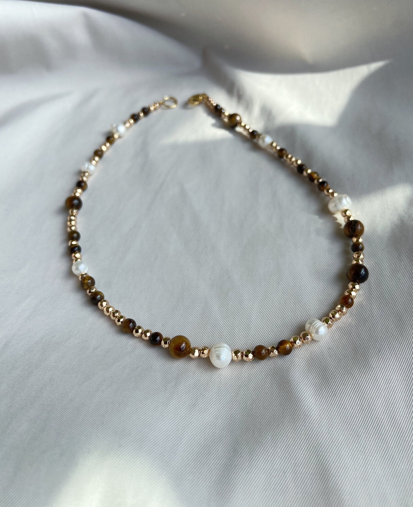 Beaded necklace with tiger eye and pearls